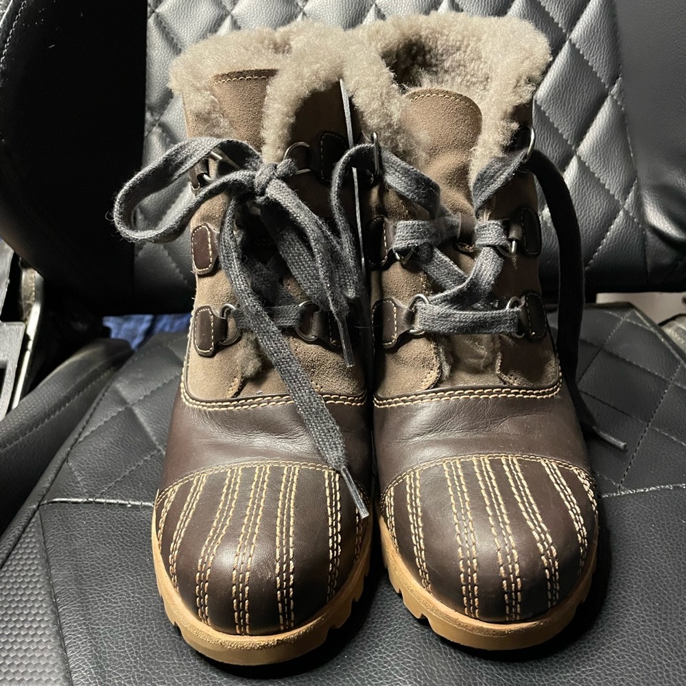 UGG Alasdar Leather Suede Heeled Tie Boots Size US 8.5